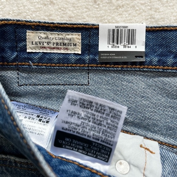 LEVI’S 501 NWT PREMIUM DENIM SHORTS WOMEN’S SIZE 34 Distressed High Waist - Picture 3 of 7